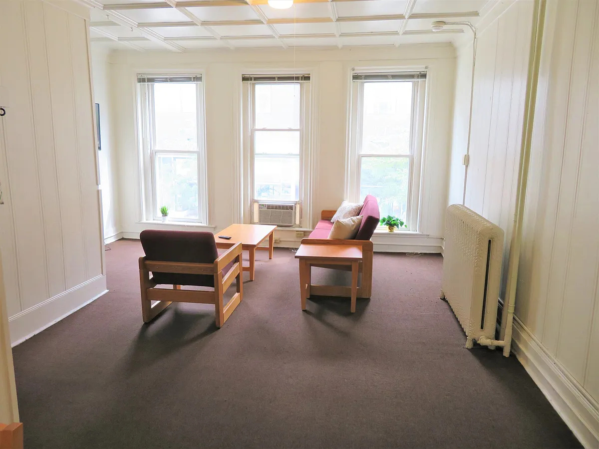 Building Photo - 154 E State St #2