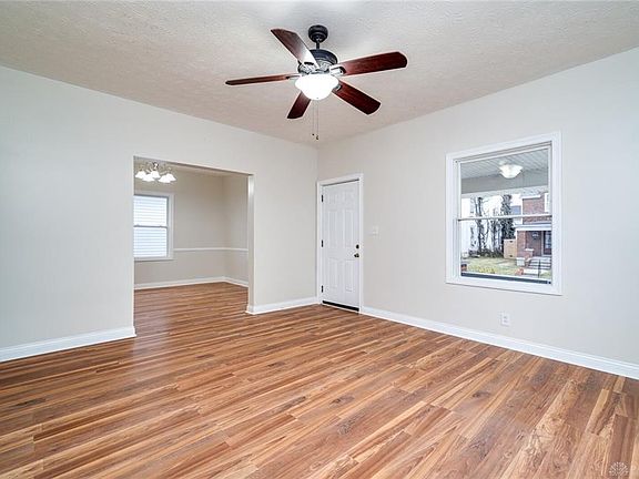 5th image of 823 Maple Ave