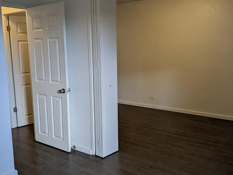 1533 Nehoa St #8 — Photo 5