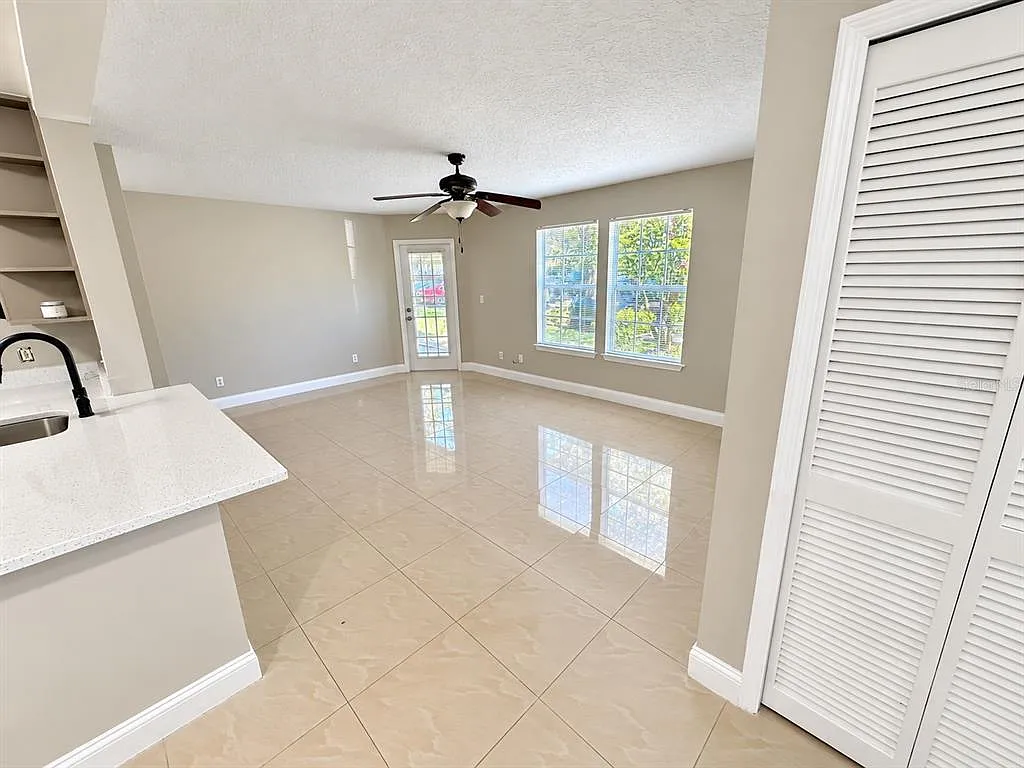 1 bed, 1.0 bath, 722 sqft, $1,399 — Photo 3