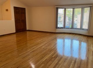 5752 256th St FLOOR 2, Little Neck, NY 11362