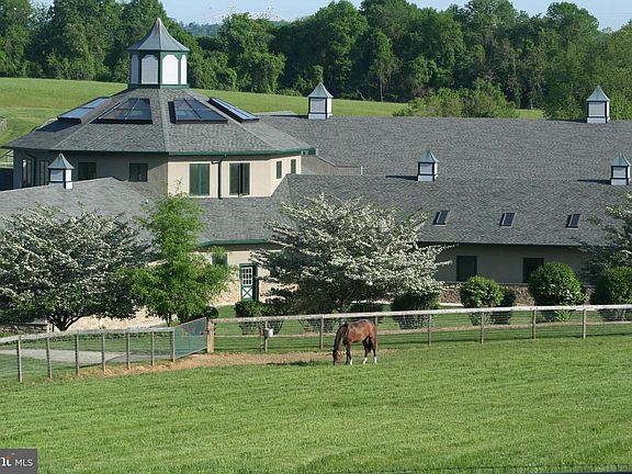 4th image of 1089 Nesbitt Rd