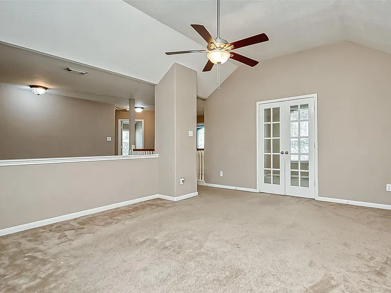 2218 Falcon Knoll Ln — Photo 32