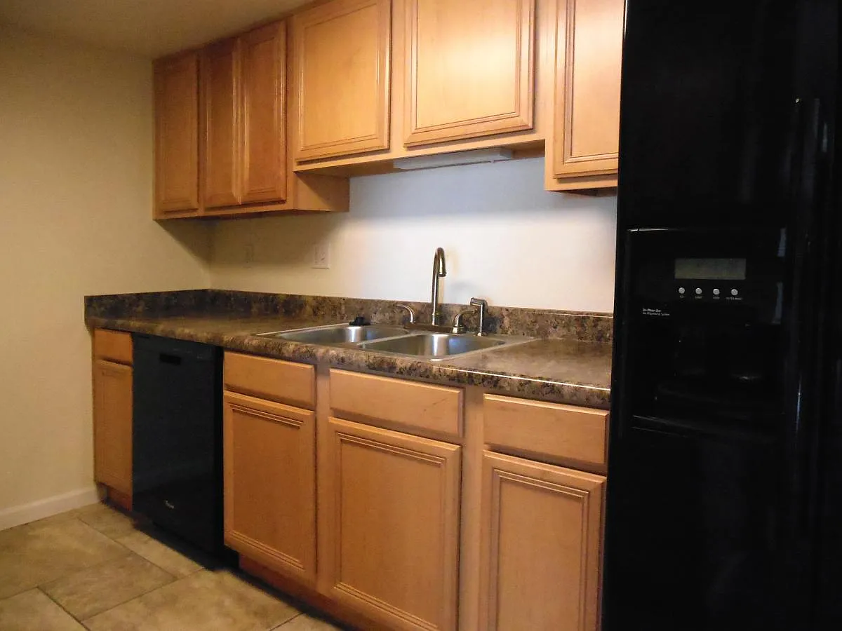 2 bed, $1,325 — Photo 3