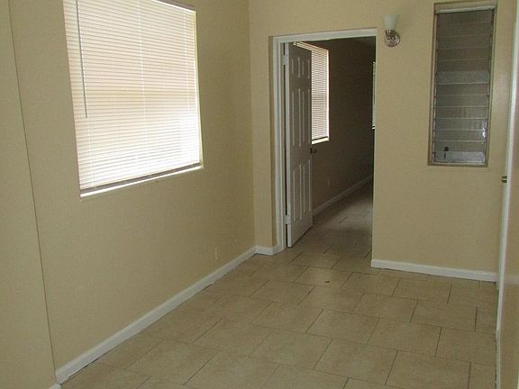 3rd image of 1811 W 4th St #1