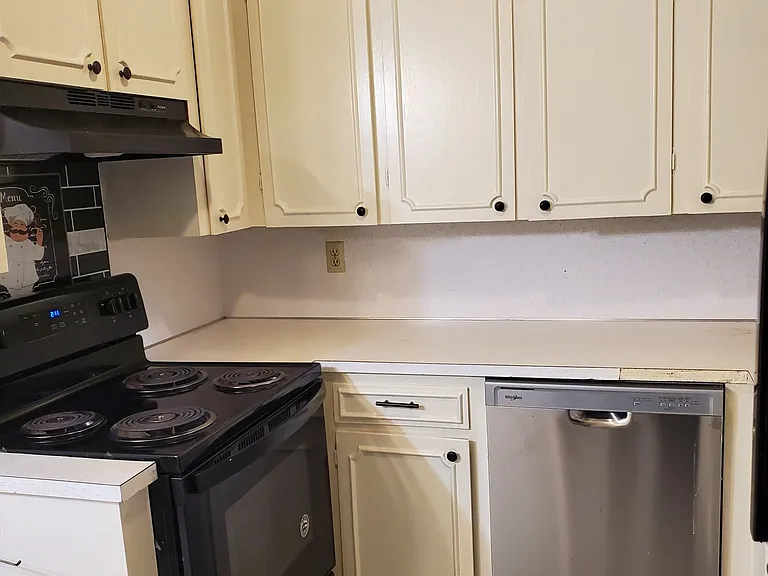 22 Rosemunn Dr #B — Photo 2