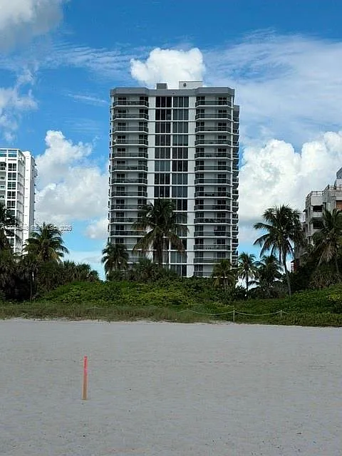 The Riviera Condo — Photo 1