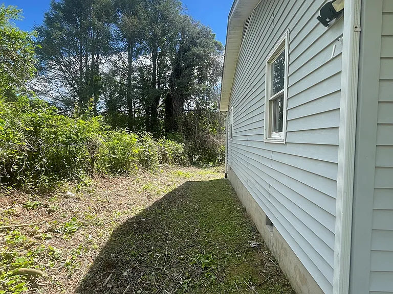 113 S Justice St — Photo 11
