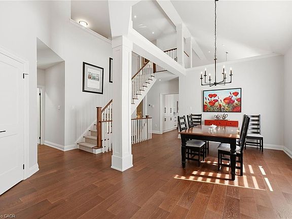 4th image of 4155 Stonebridge Cres