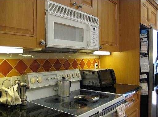 2nd image of 101 NE 19th Ave APT 202