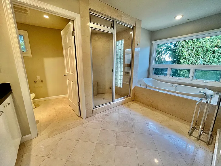 16972 Oak View Dr — Photo 9