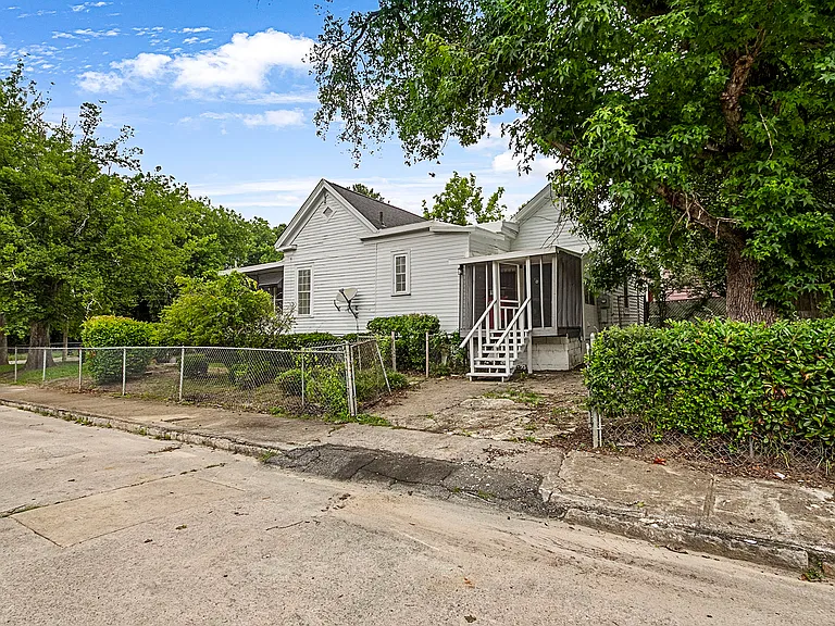1394 Ross St — Photo 30