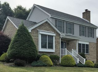 200 Andrew Dr, Clairton, PA