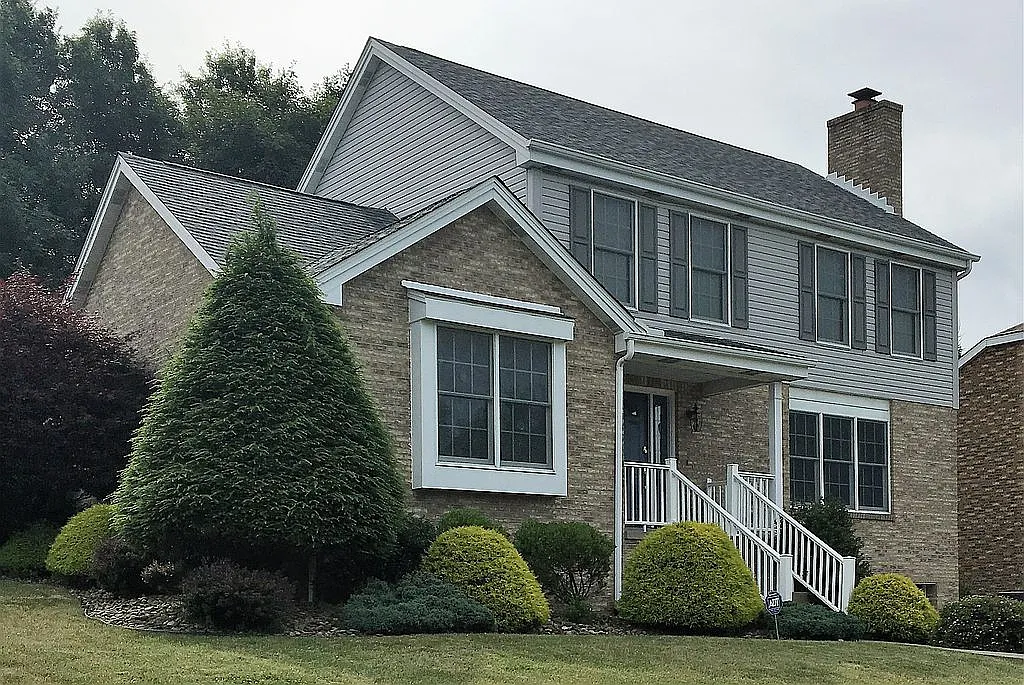 200 Andrew Dr photo 1