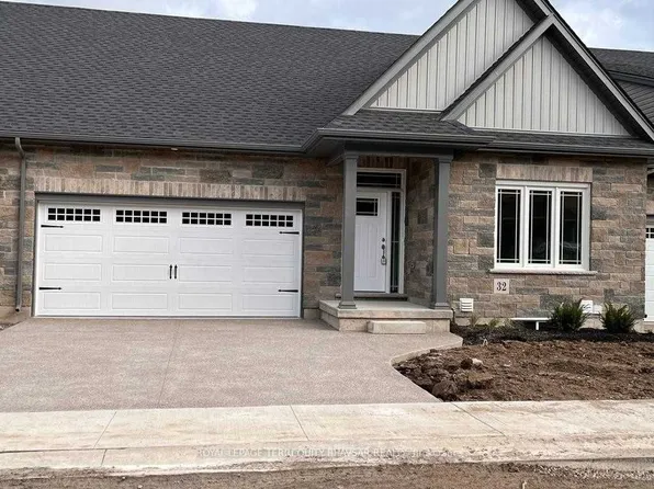 45 Dorchester Blvd #32, Saint Catharines, ON L2M 0C4