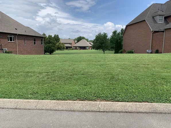 228 Savannah Park Dr, Maryville, TN 37803