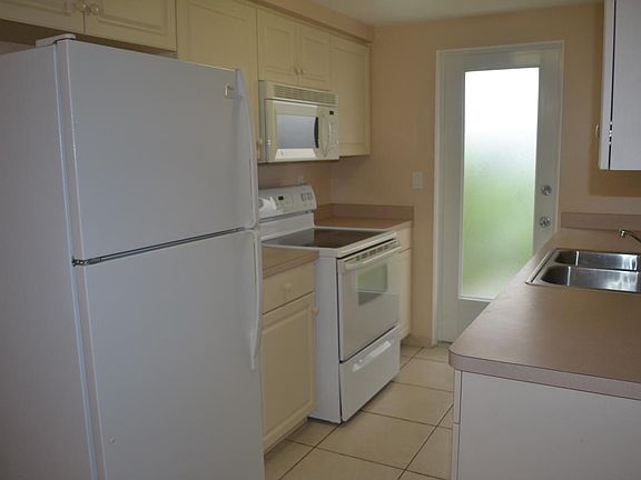 4th image of 140 Grant Dr