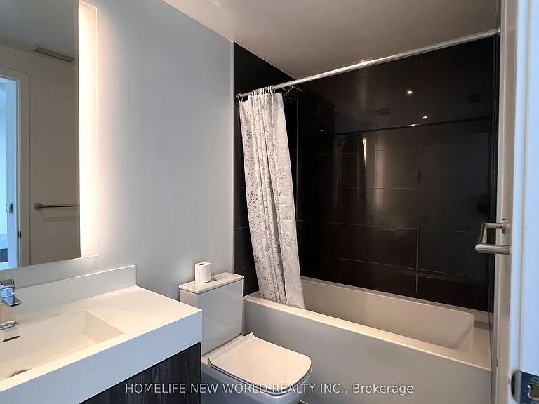 1 Yorkville Ave #4608 — Photo 8