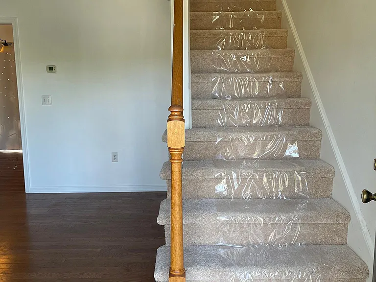 406 Lindenhurst Ct — Photo 11