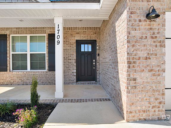 5th image of 1709 Grouse St