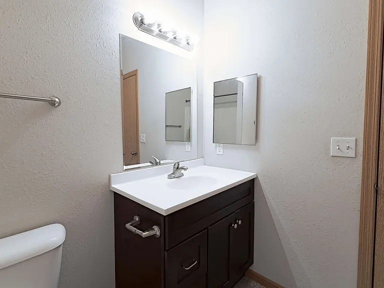 Gateway Park Apartments — Photo 29