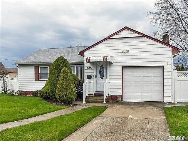 1st image of 750 E Meadow Ave