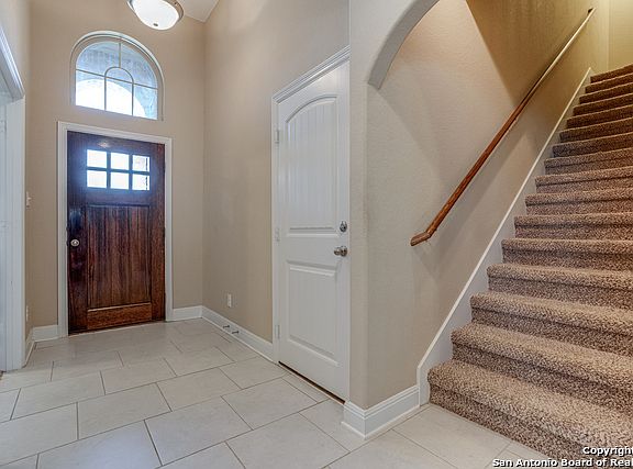 3rd image of 8721 White Crown