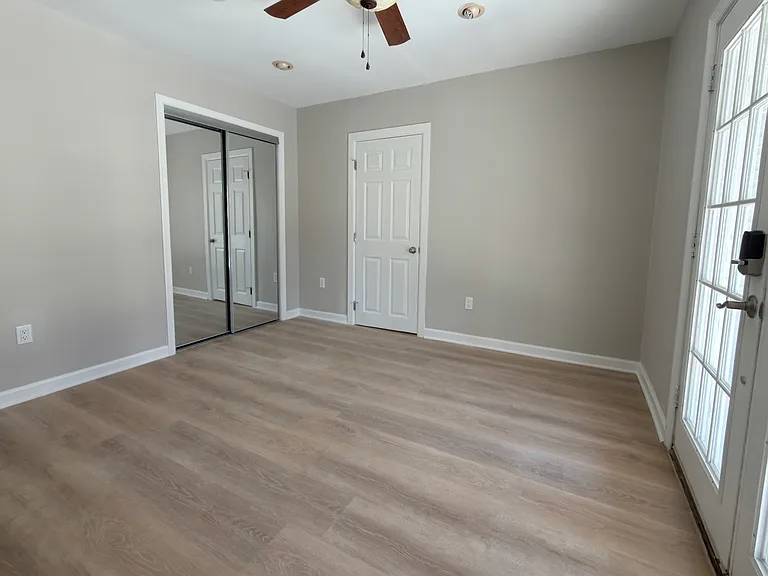 388 Conarroe St — Photo 9