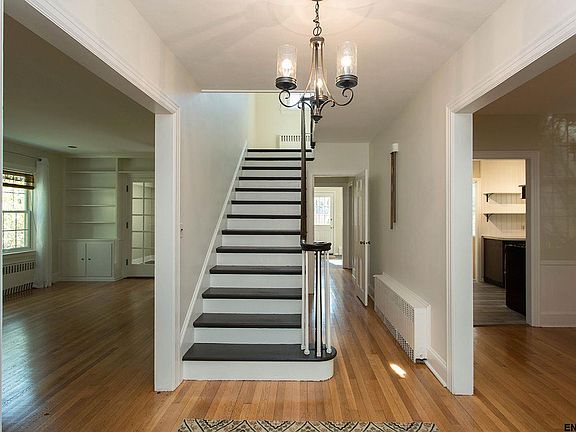 3rd image of 60 Oakwood St