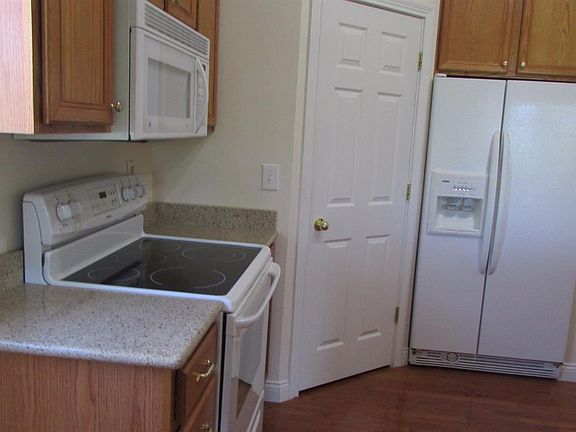 4th image of 2855 Parkwalk Dr