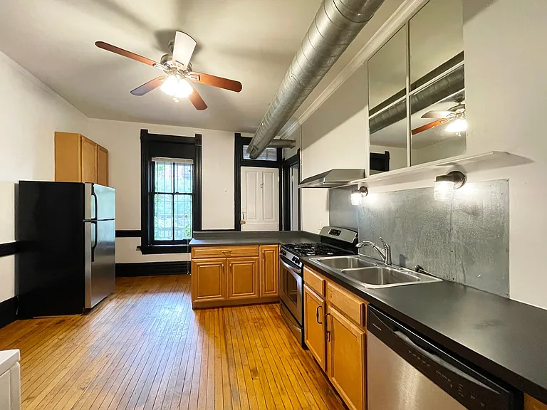 1434 N North Park Ave #2 — Photo 8