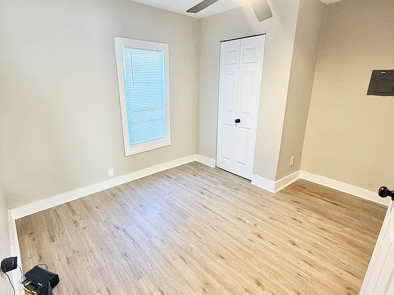 1327 Bailey Ave — Photo 23