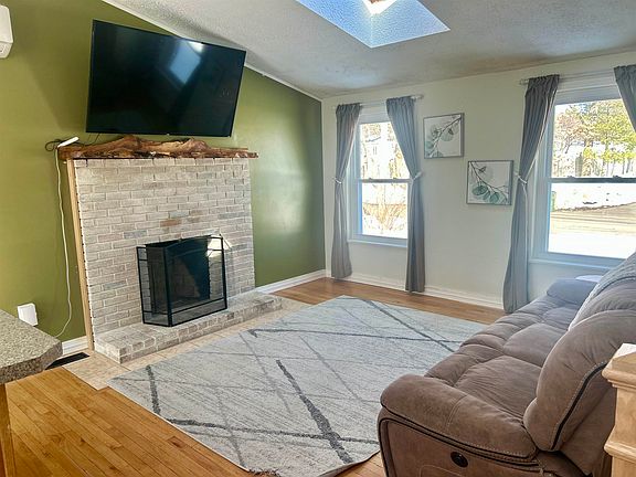 5th image of 1409 wellington Road