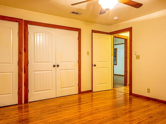 4th image of 511 N Spears St