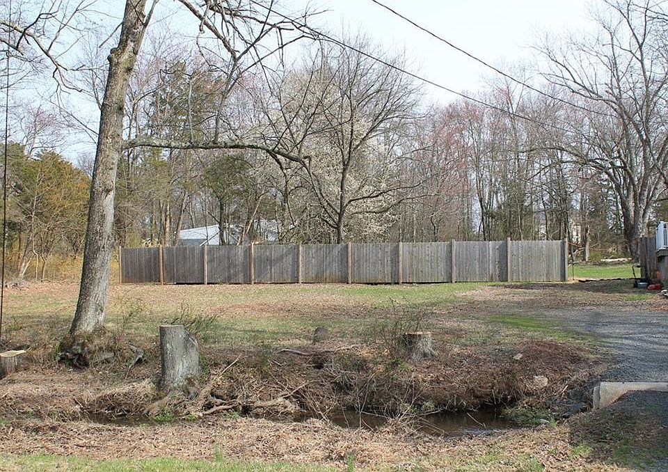 2nd image of 195 Wilson Rd