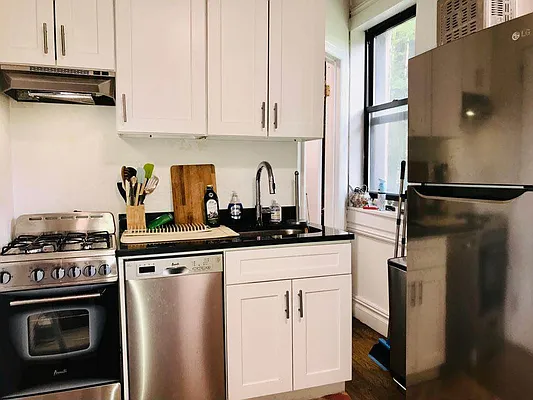 Rented by Bond New York | media 7