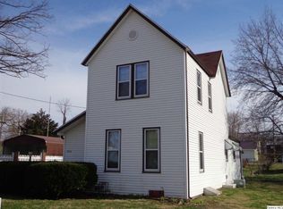 2056 Cedar St, Quincy, IL 62301