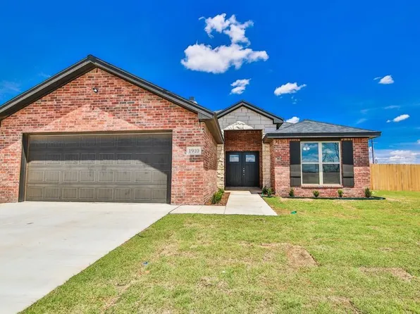 1910 Durham Ave, Wolfforth, TX 79382