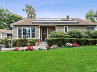 71 Cresthill Rd, Yonkers, NY 10710