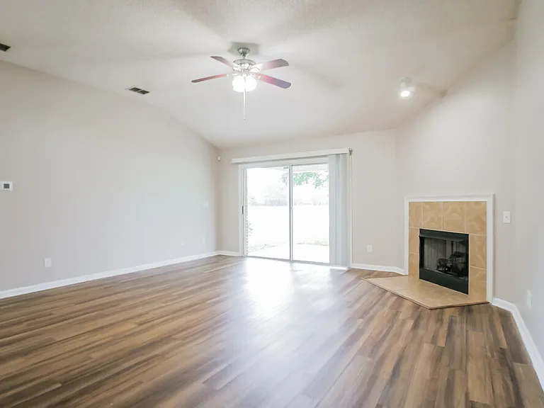 862 E Red House Branch Rd — Photo 5