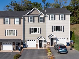 1206 Bluemoon Dr, Harrisonburg, VA 22801