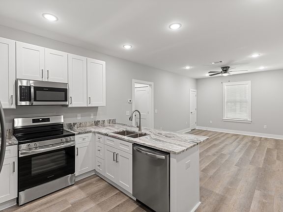 5th image of 305 Okaloosa Ave #4