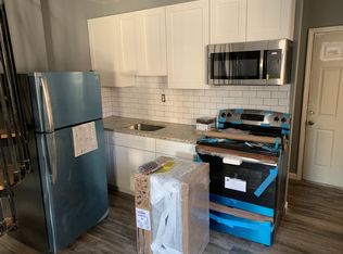 639 N 12th St #1R, Philadelphia, PA 19123