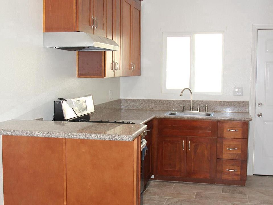 Kitchen w Bar
