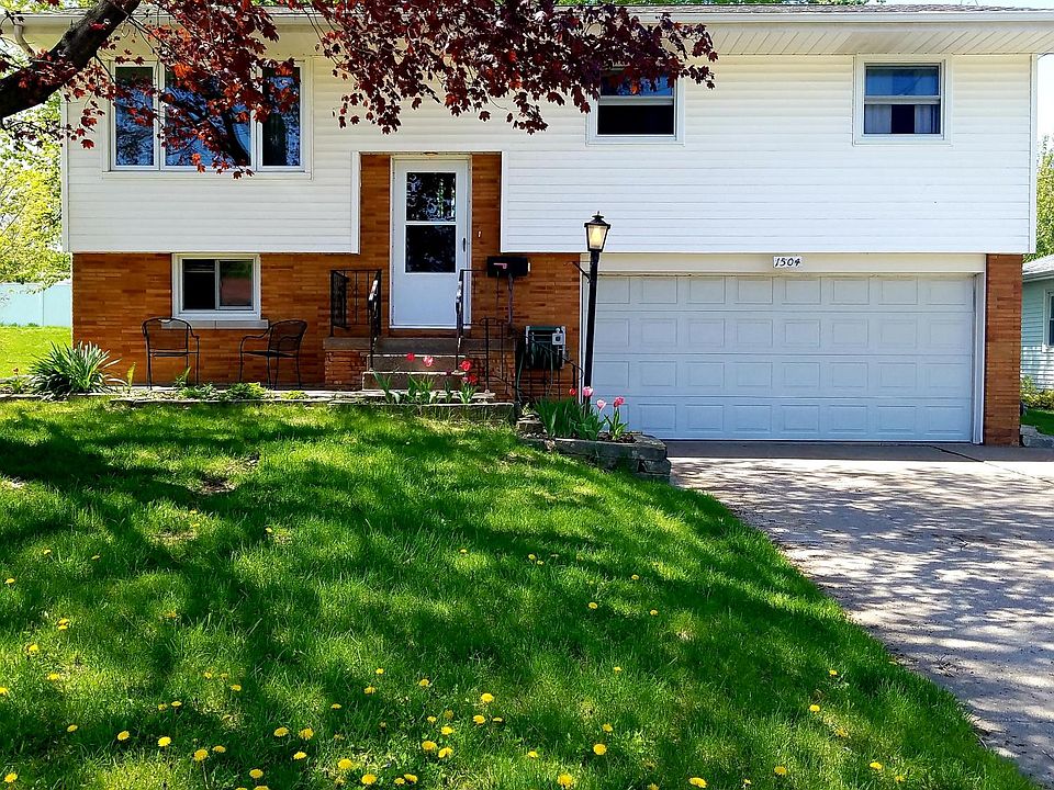 1st image of 1504 Devitt Ave