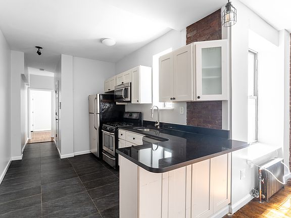 3rd image of 1186 Putnam Ave APT 1A