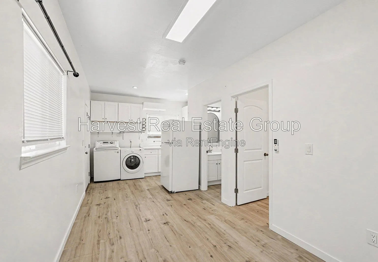 1 bed, 1.0 bath, 295 sqft, $2,195 — Photo 2