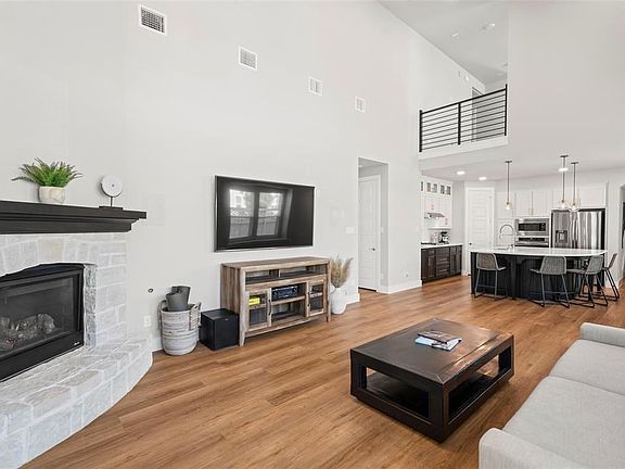 4th image of 2548 Stella Ln