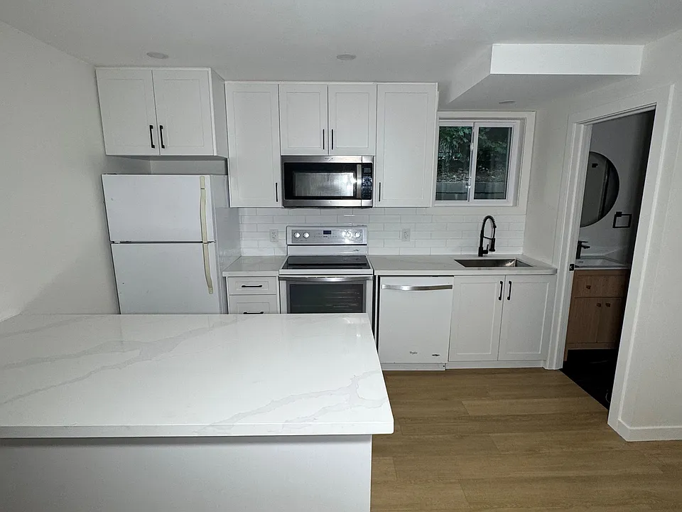 16 East Ave #8