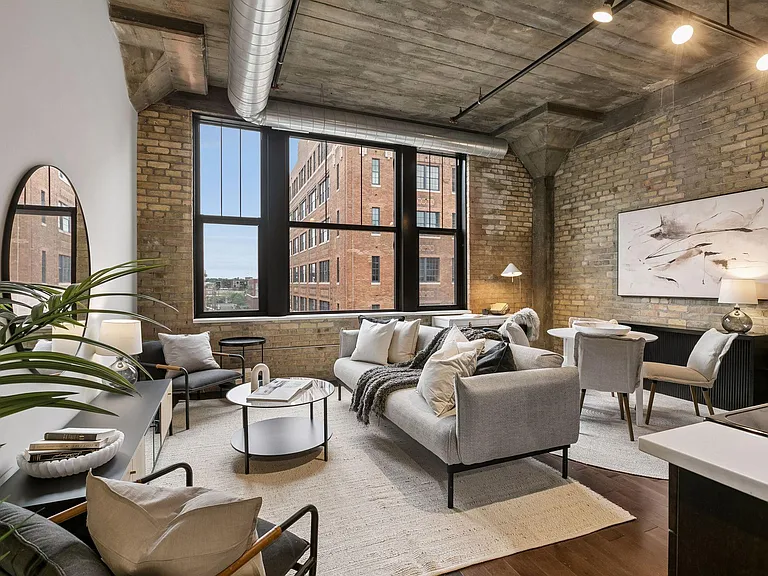 618 Washington Ave N #500 — Photo 1